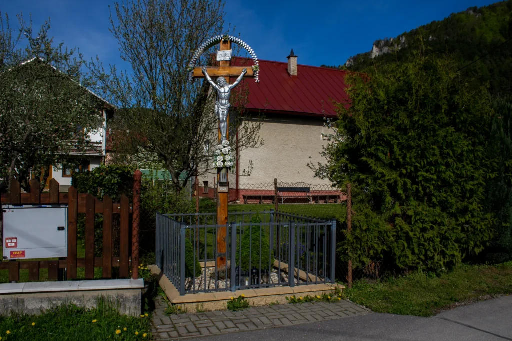 Kríž v Kňazovej Lehote