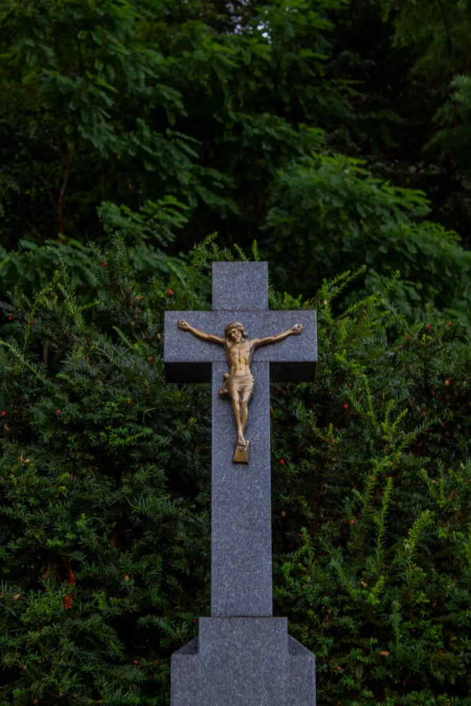 Kríž na cintoríne v Lietavskej Lúčke