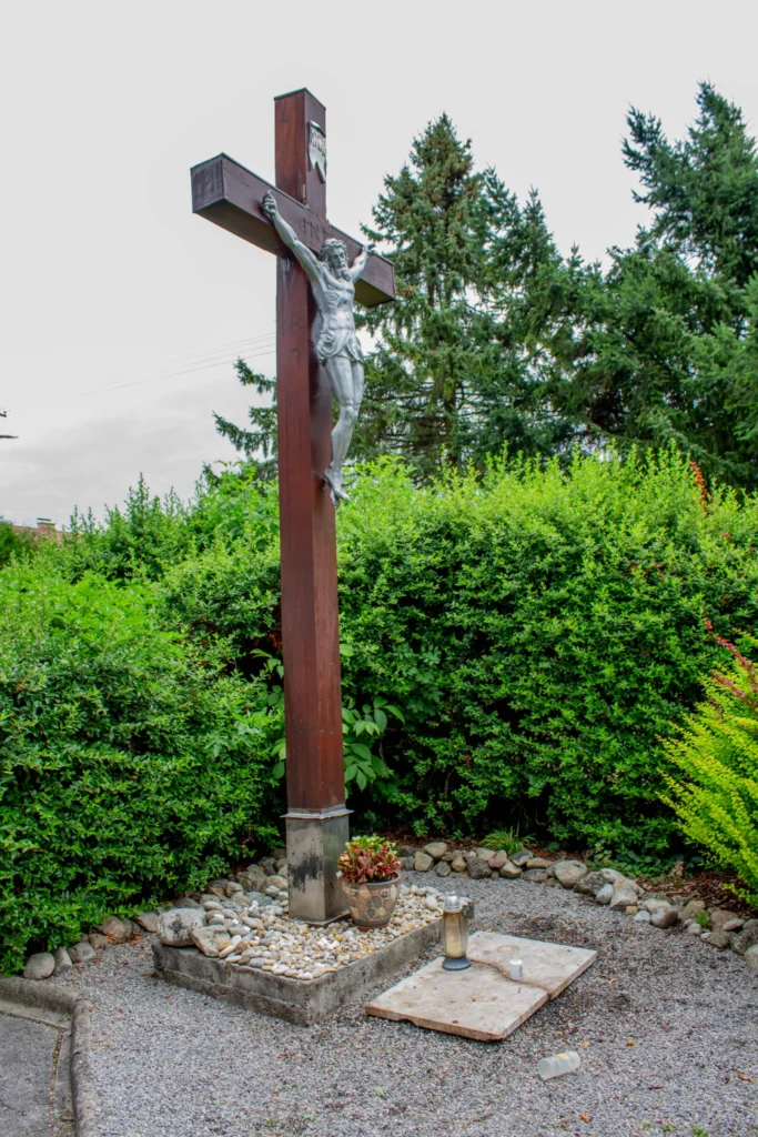Kríž pri katolíckom cintoríne v Bytčici
