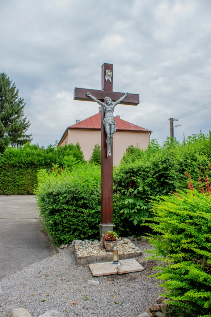 Kríž pri katolíckom cintoríne v Bytčici