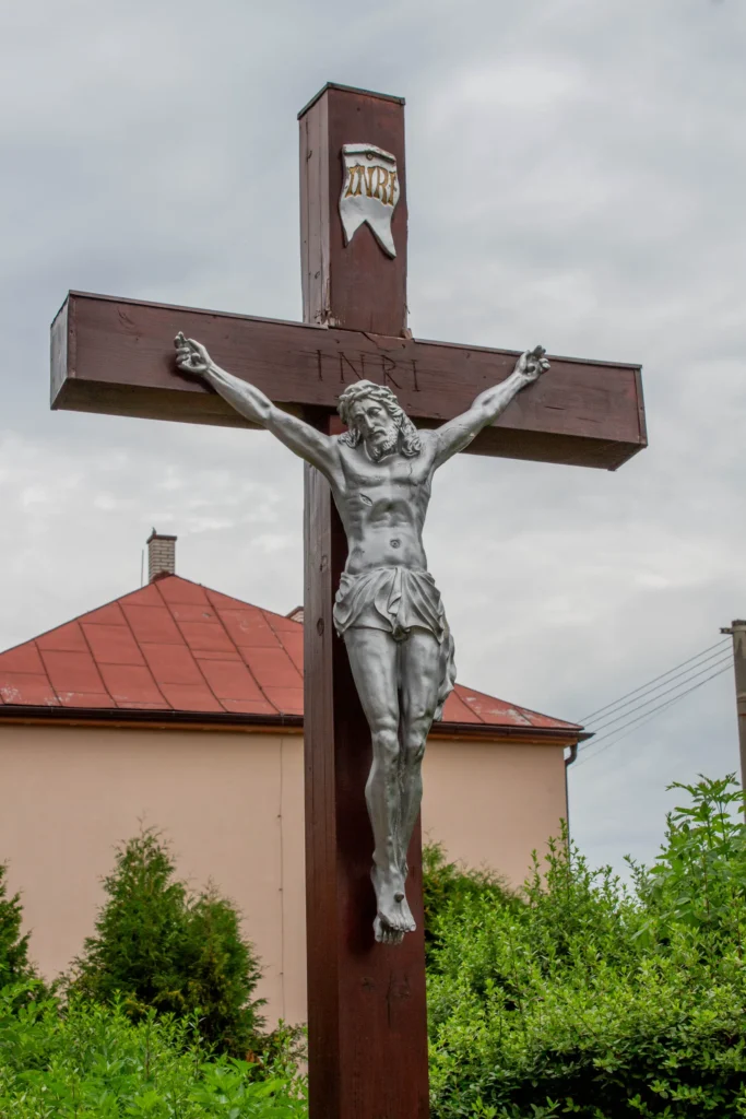 Kríž pri katolíckom cintoríne v Bytčici