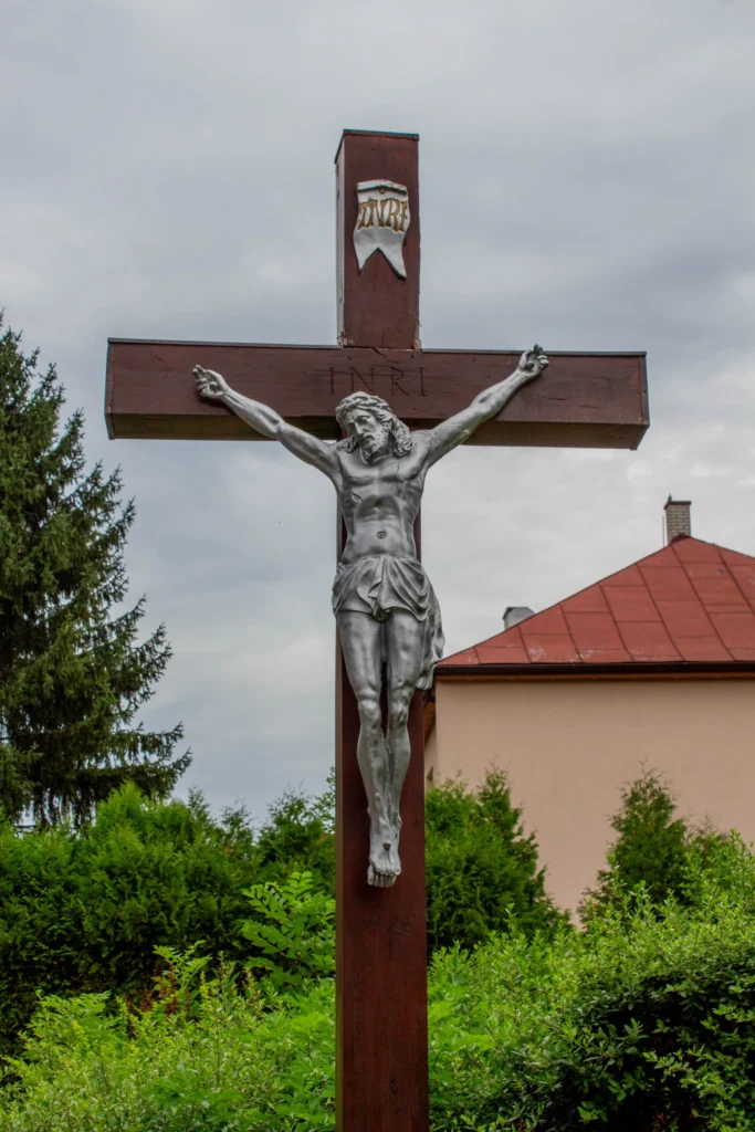 Kríž pri katolíckom cintoríne v Bytčici