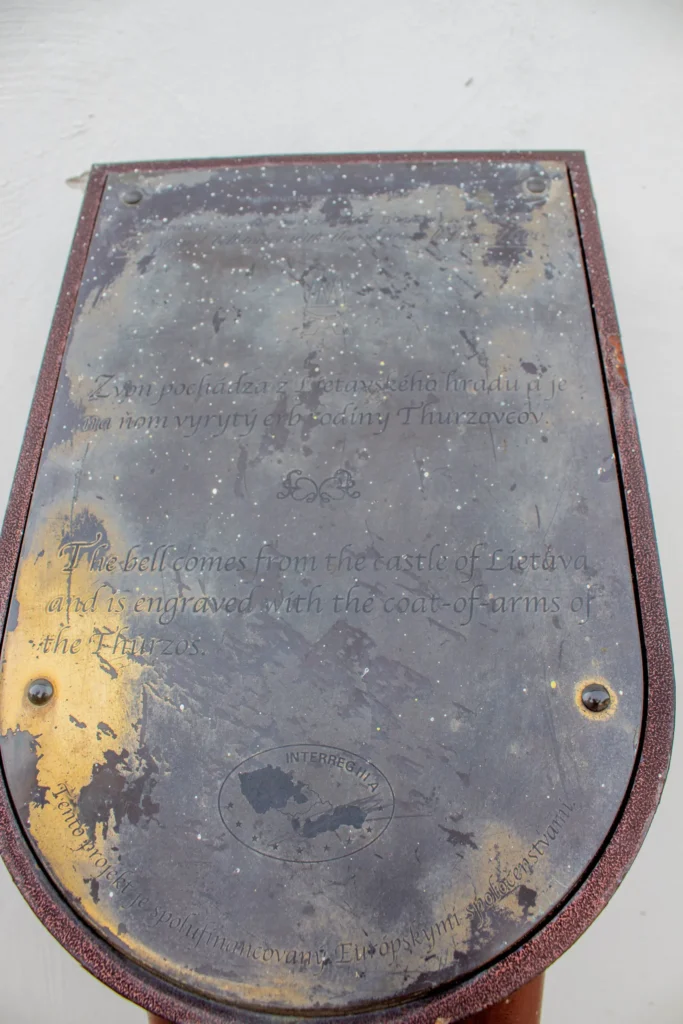 Zvonica a kaplnka Panny Márie pred Kultúrnym domom v Lietavskej Svinnej