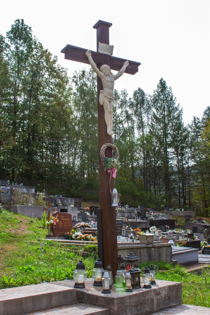 Kríž na cintoríne v Lietavskej Svinnej