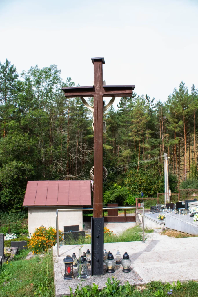 Kríž na cintoríne v Lietavskej Svinnej