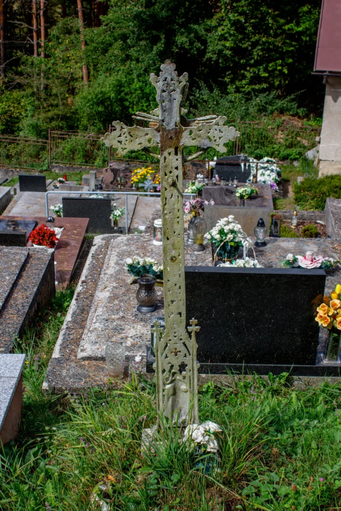 Kríž na cintoríne v Lietavskej Svinnej