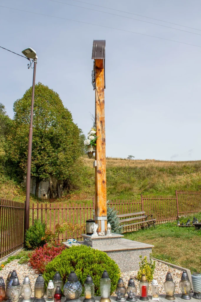 Kríž na cintoríne Kňazová Lehota