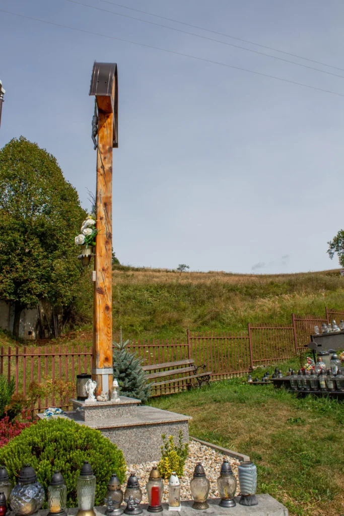 Kríž na cintoríne Kňazová Lehota