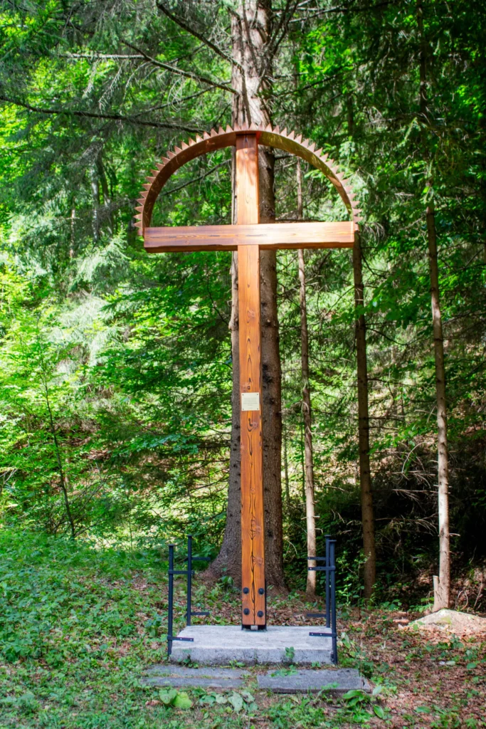 Kríž v Patúchu na križovatke Babkov-Studnička-Patúch