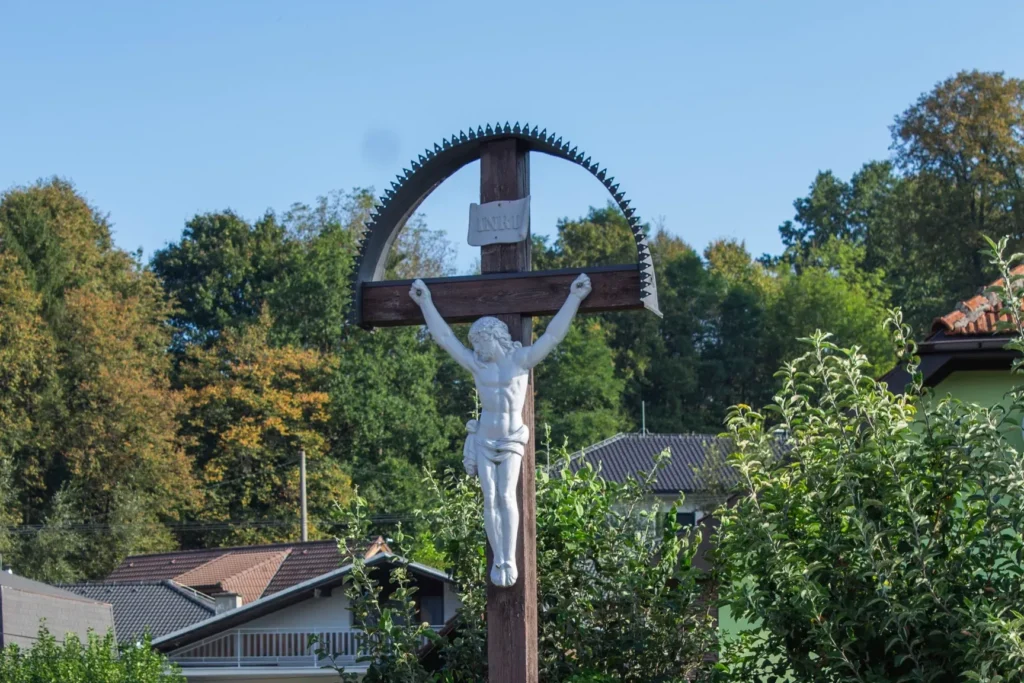 Kríž na rázcestí v Lietave