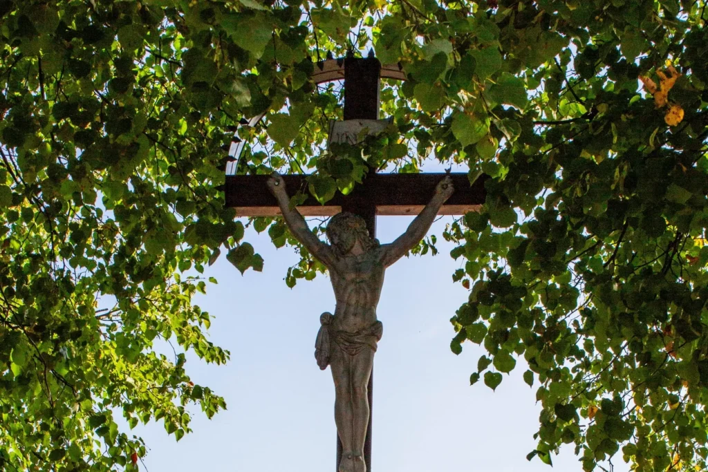 Kríž pri vodojeme v Lietave