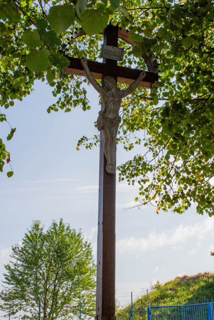 Kríž pri vodojeme v Lietave