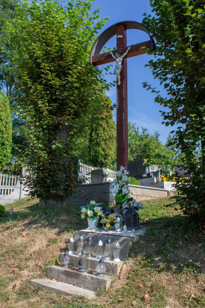 Kríž na cintoríne v Lietavskej Závadke